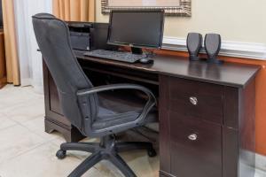 Hotel Days Inn & Suites Winnie