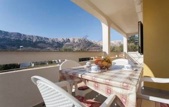 Two-bedroom Apartment Jurandvor 06