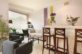 Interhotel Le Grillon D Or