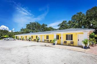 Mar Bay Motel & Suites