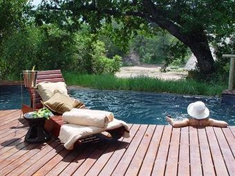 Hotel Rhino Walking Safaris