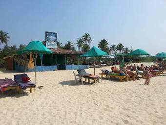 Castello's Coco Huts