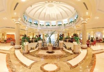 Hotel Renaissance Golden View Beach Resort