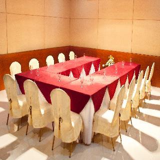 Allure Hotel & Suites