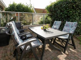 Sunlit Apartment Near Sea In Oosterend Terschelling