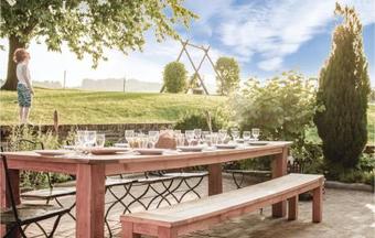 Seven-bedroom Holiday Home In Remersdaal