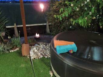 Hostal Die Houthuis Guest House