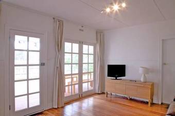 Sorrento Beach Cottages No. 2 - In The Heart Of Sorrento