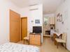 Hostal Apartments & Room Frane