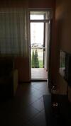 Private Apartment In Sunny House Family
