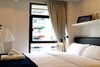 Hotel Oyo 960 The Urban Age Deluxe