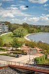 Beautiful Modern Lake View Apartment