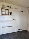 Centralt Och Havsn�ra! Stuga I Lugnt Villomr�de