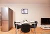 Luxury 2 Bed Apartment Central Location Sleeps 5