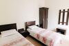 Hostal Trip.le Guest House