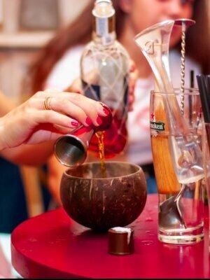 Masterclass de coctelería en Jardinet de Gràcia: crea y disfruta